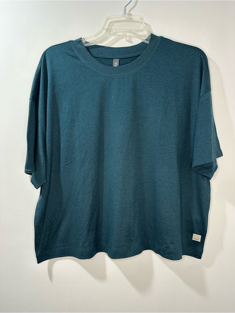 Vuori Women’s Energy Tee Cropped Teal Short Sleeve Crewneck Tee Size L